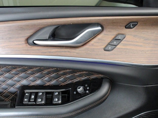 Certified 2022 Jeep Grand Cherokee Summit w/ Luxury Tech Group V image 11