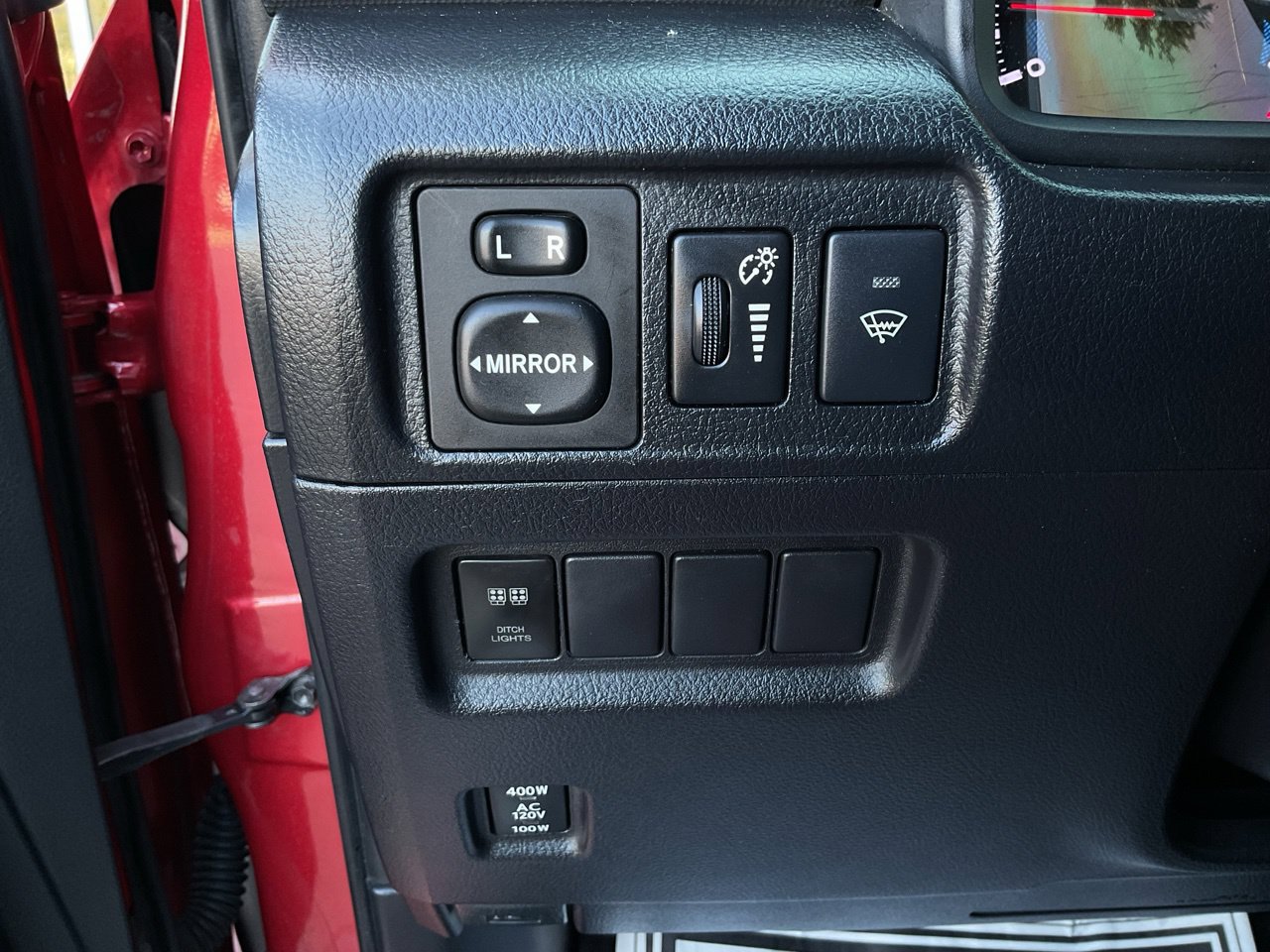 Used 2016 Toyota 4Runner Trail Premium AWD/4WD image 18