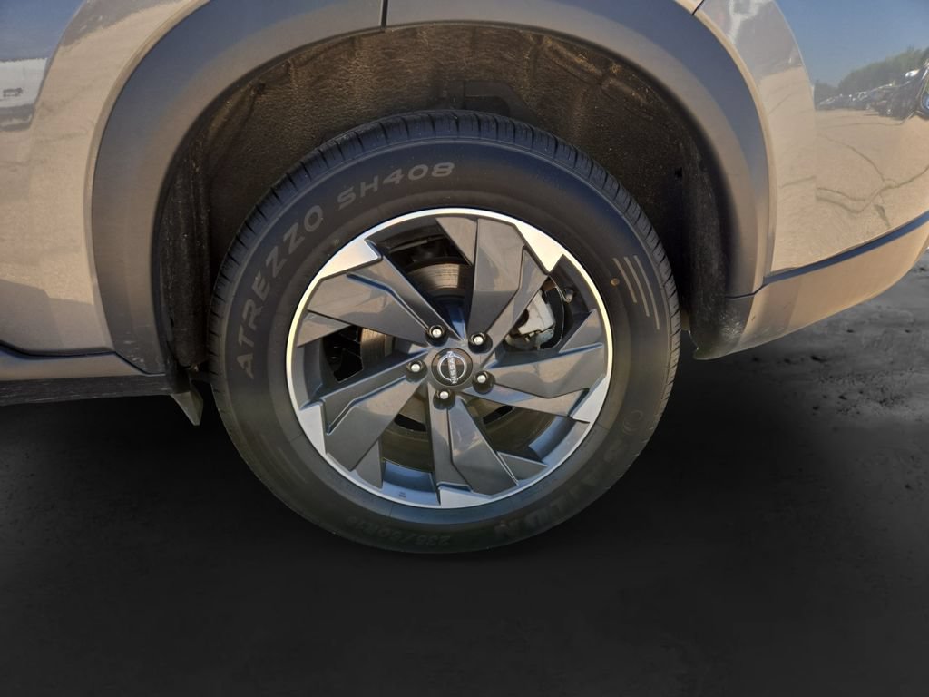 Used 2024 Nissan Rogue SV FWD image 13