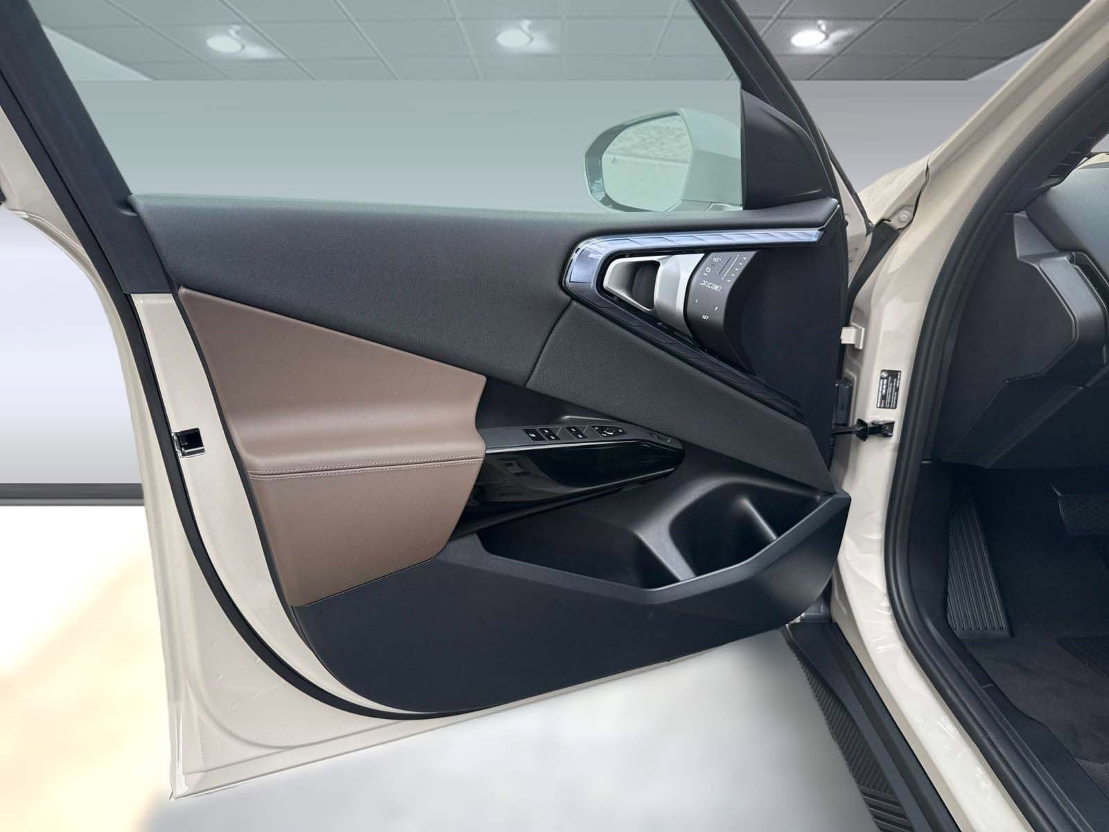 Used 2026 BMW X3 xDrive30 w/ Premium Package image 21