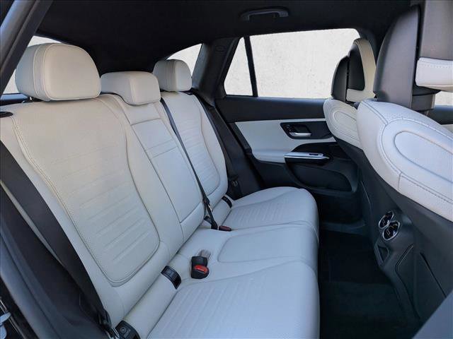 Used 2026 Mercedes-Benz GLC 300 image 17