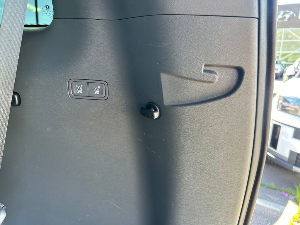 Used 2024 Hyundai Santa Fe Limited image 29