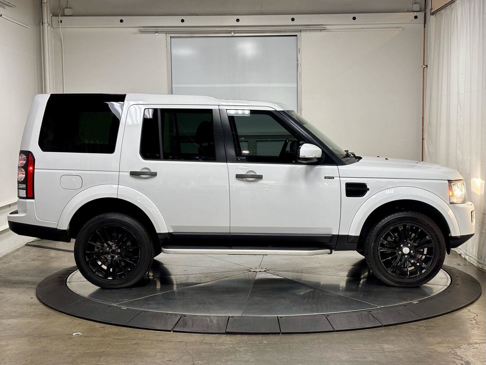 Used 2016 Land Rover LR4 AWD/4WD image 10
