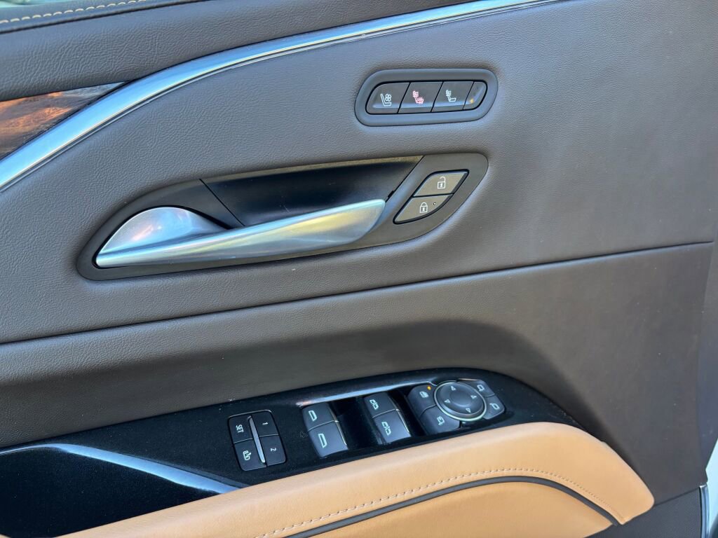 Used 2023 Cadillac Escalade Premium Luxury image 23