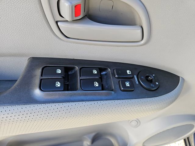 Used 2007 Kia Rondo LX w/ Convenience Pkg image 15