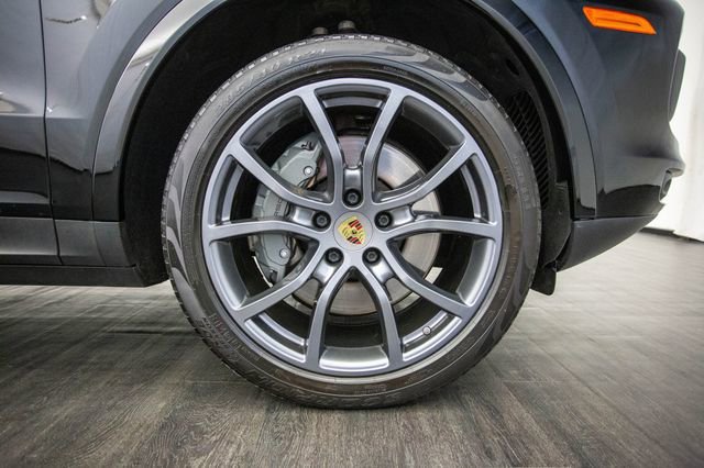 Used 2019 Porsche Cayenne S w/ Premium Plus Package image 44