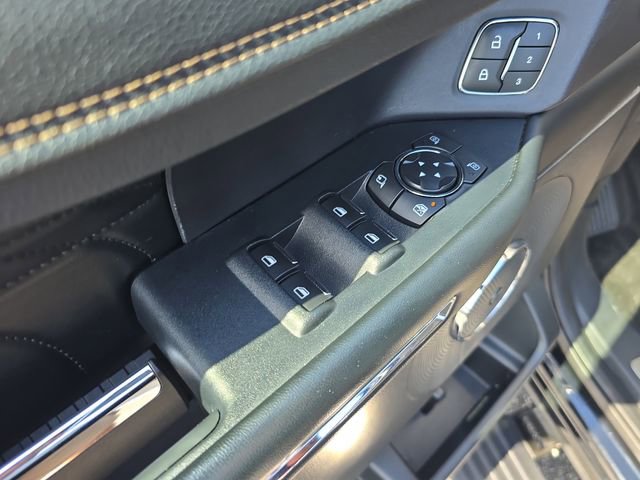 Used 2018 Ford Expedition Platinum image 18