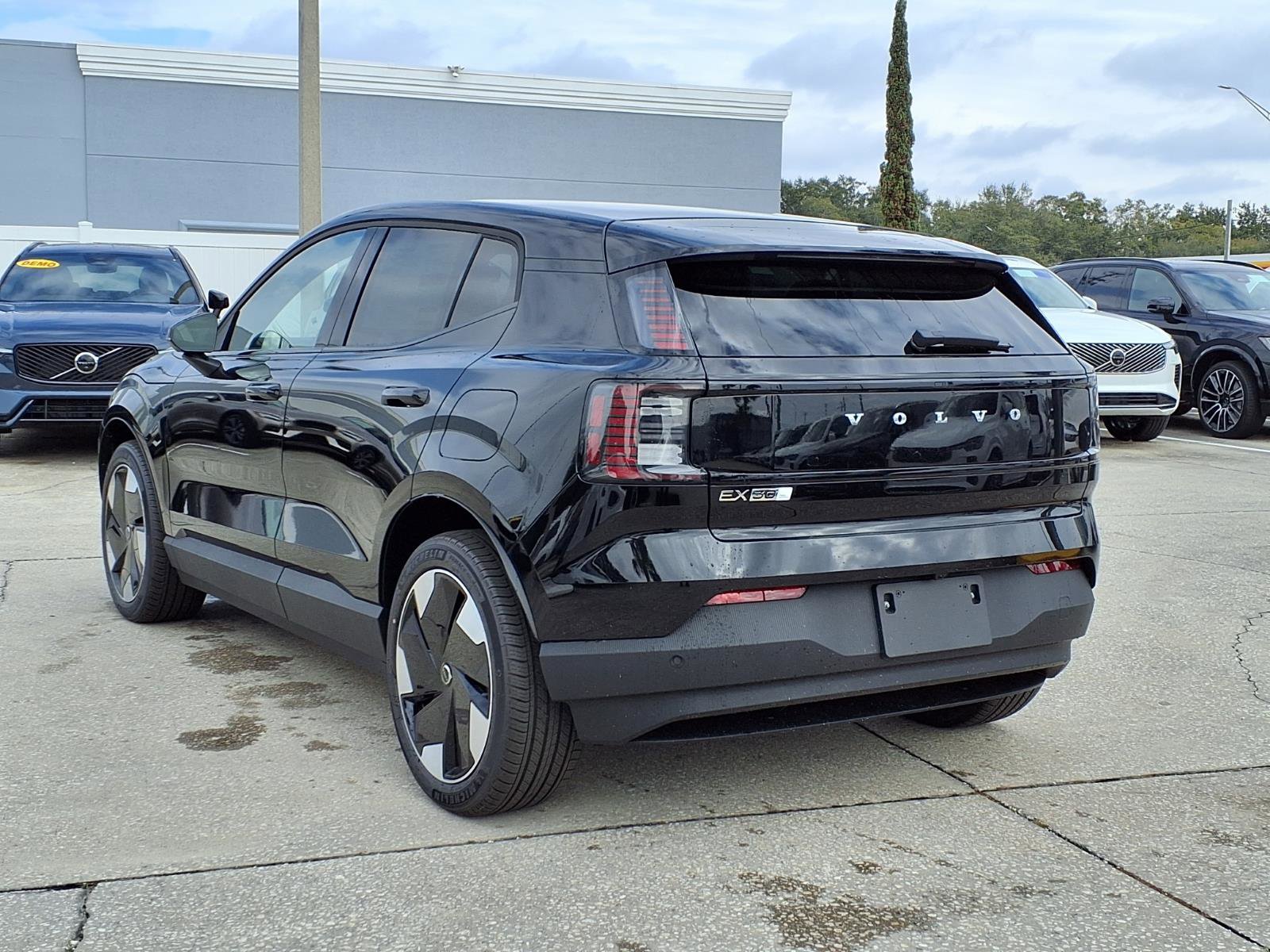 New 2026 Volvo EX30 Plus w/ Protection Package Premier image 5