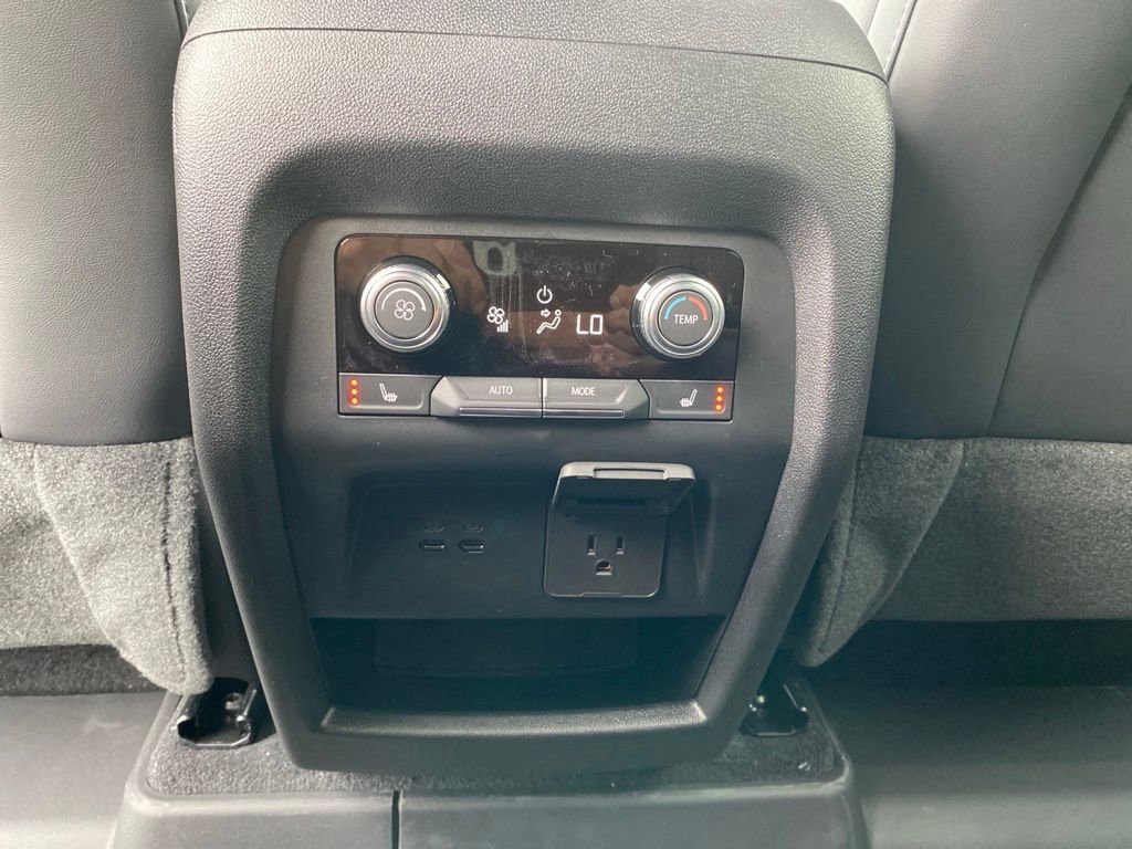 New 2026 GMC Acadia AT4 w/ Luxury Package AWD/4WD image 32