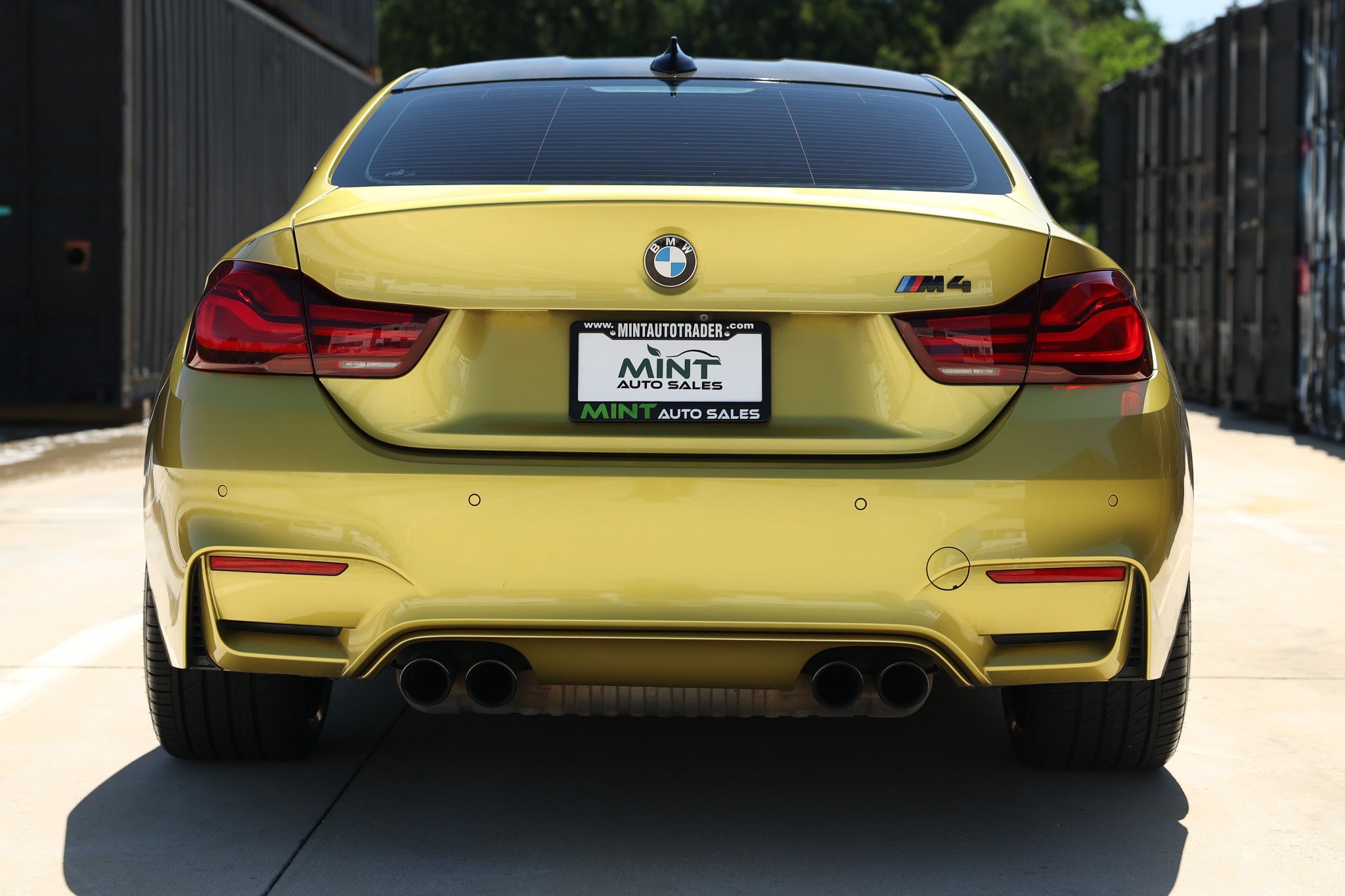 Used 2020 BMW M4 Coupe w/ Competition Package RWD image 11