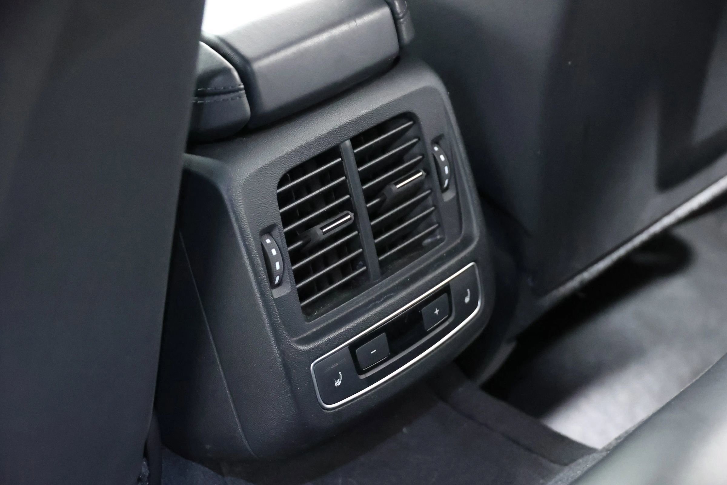 Used 2022 Audi RS e-tron GT w/ Carbon Performance Package image 55