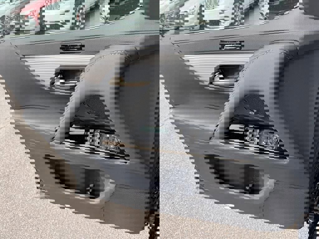 Used 2024 Lexus LX 600 F Sport image 17