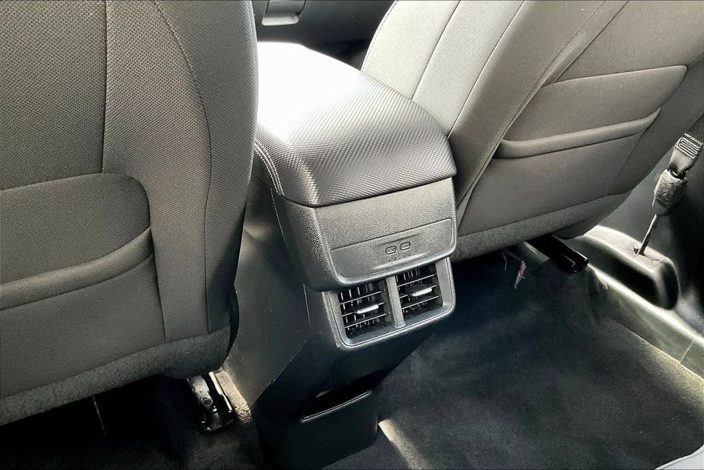 Used 2025 Chevrolet Equinox LT FWD image 13