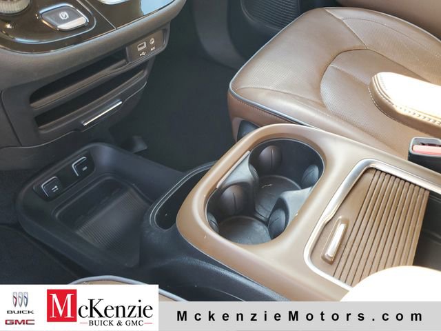 Used 2019 Chrysler Pacifica Limited FWD image 20