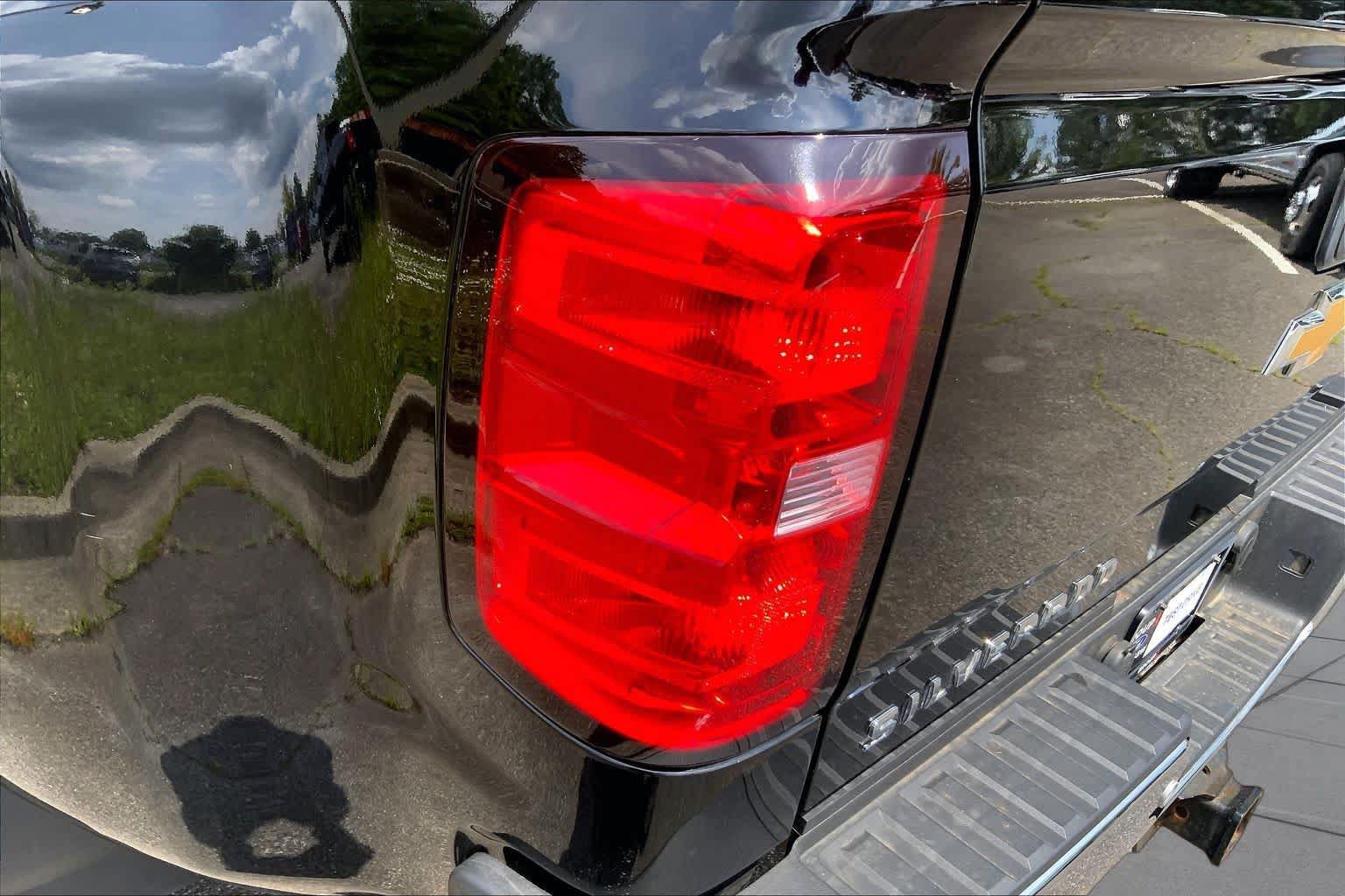 Used 2015 Chevrolet Silverado 3500 LTZ AWD/4WD image 27
