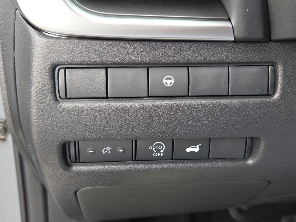 New 2026 Nissan Rogue SV FWD image 25