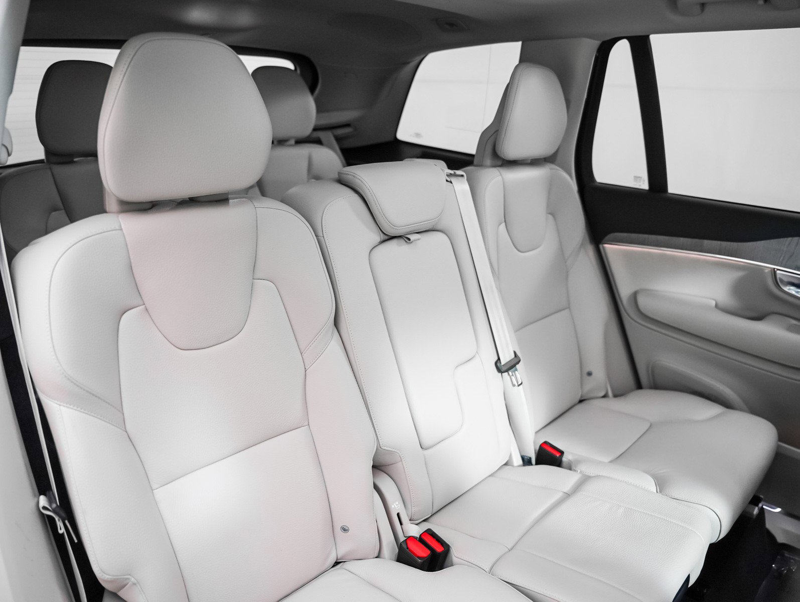 Used 2023 Volvo XC90 T8 Plus image 10