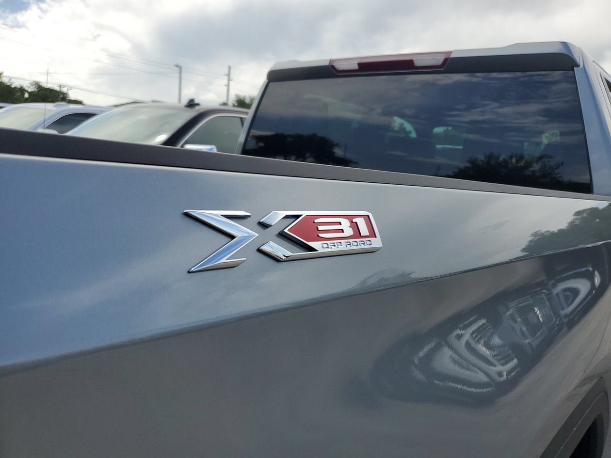 New 2026 GMC Sierra 1500 Elevation w/ X31 Off-Road Package AWD/4WD image 9