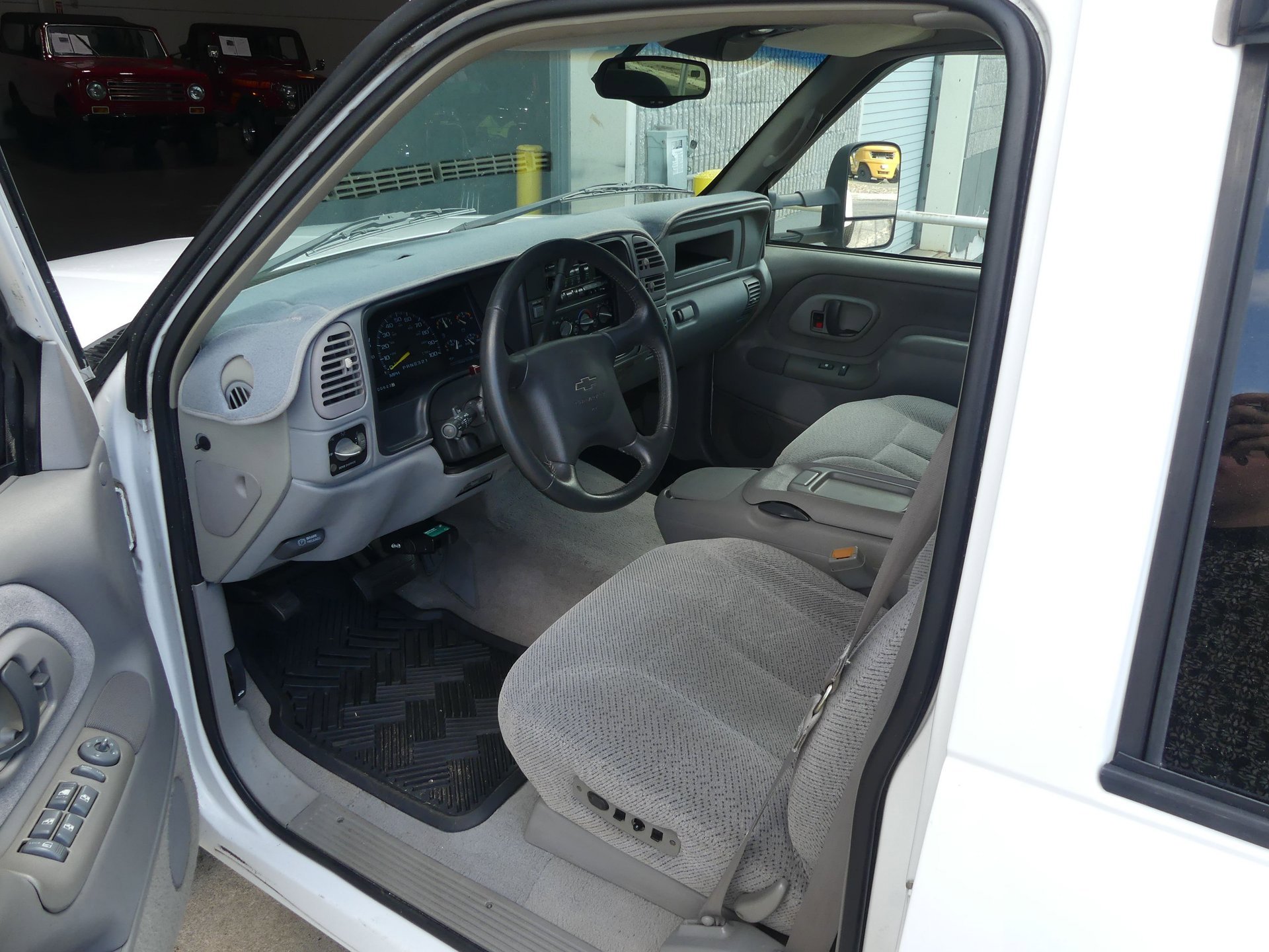 Used 2000 Chevrolet Silverado 3500 2WD Crew Cab image 55