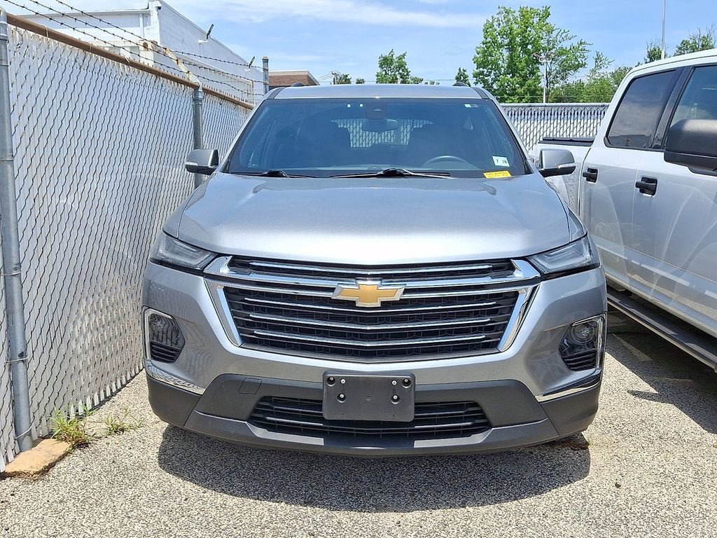 Used 2023 Chevrolet Traverse LT FWD image 4