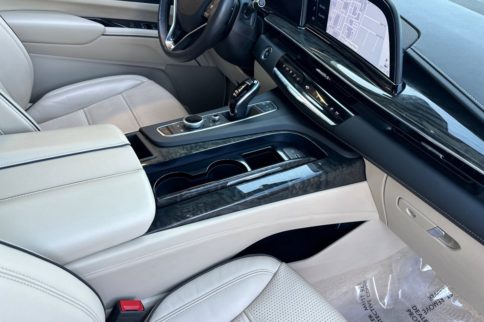 Certified 2024 Cadillac Escalade Premium Luxury image 18