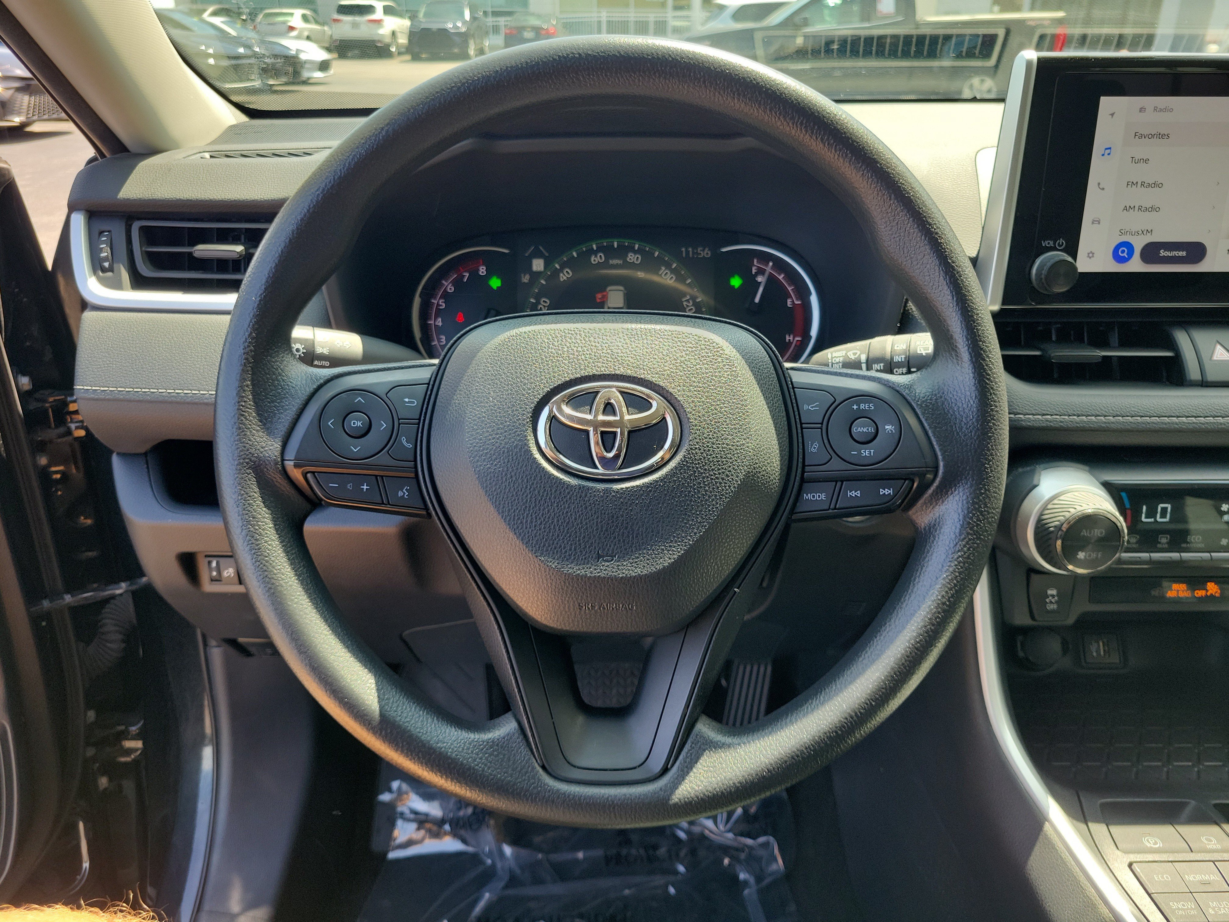 Used 2024 Toyota RAV4 XLE AWD/4WD image 21