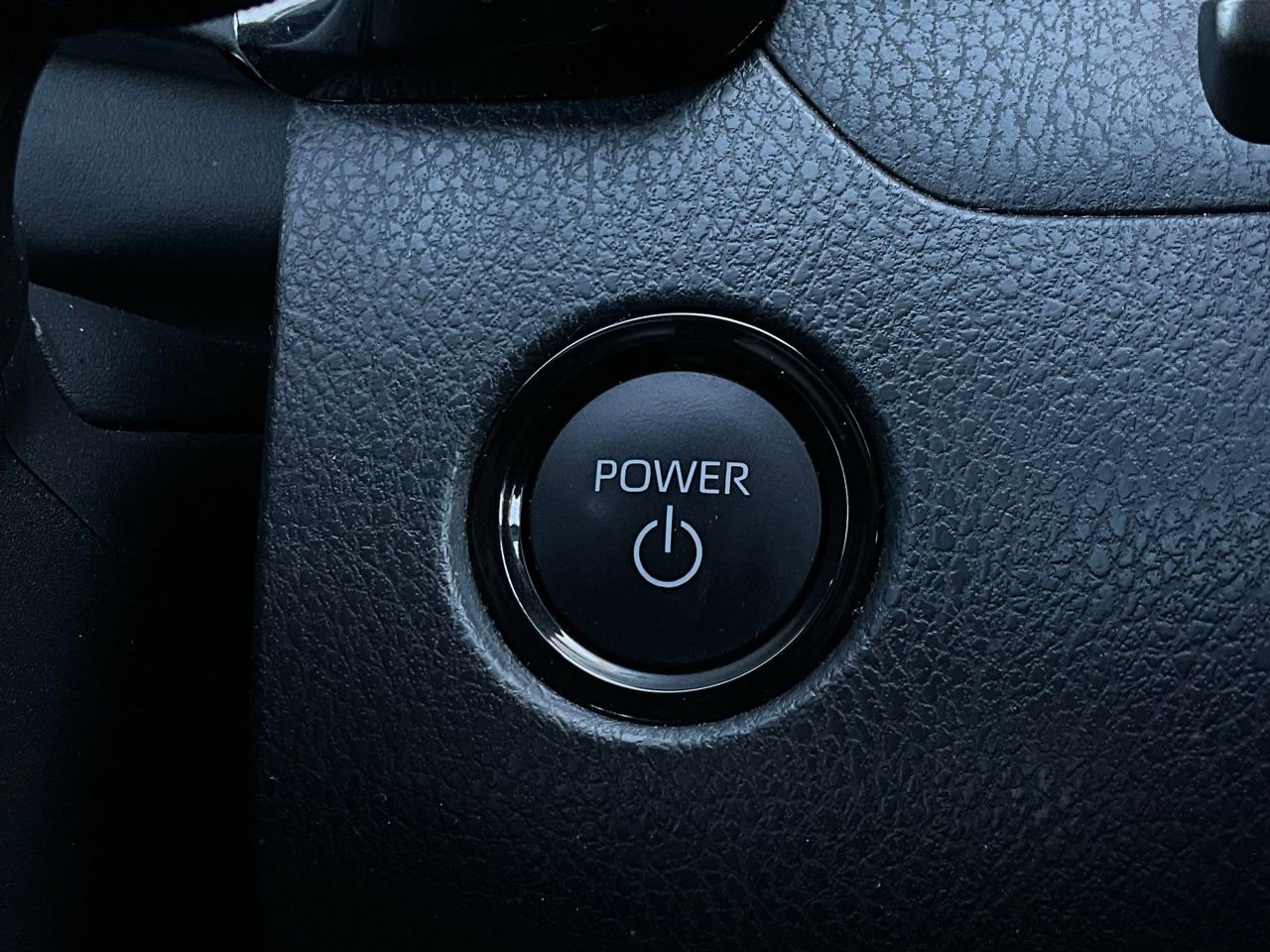 Used 2025 Toyota Camry LE image 27