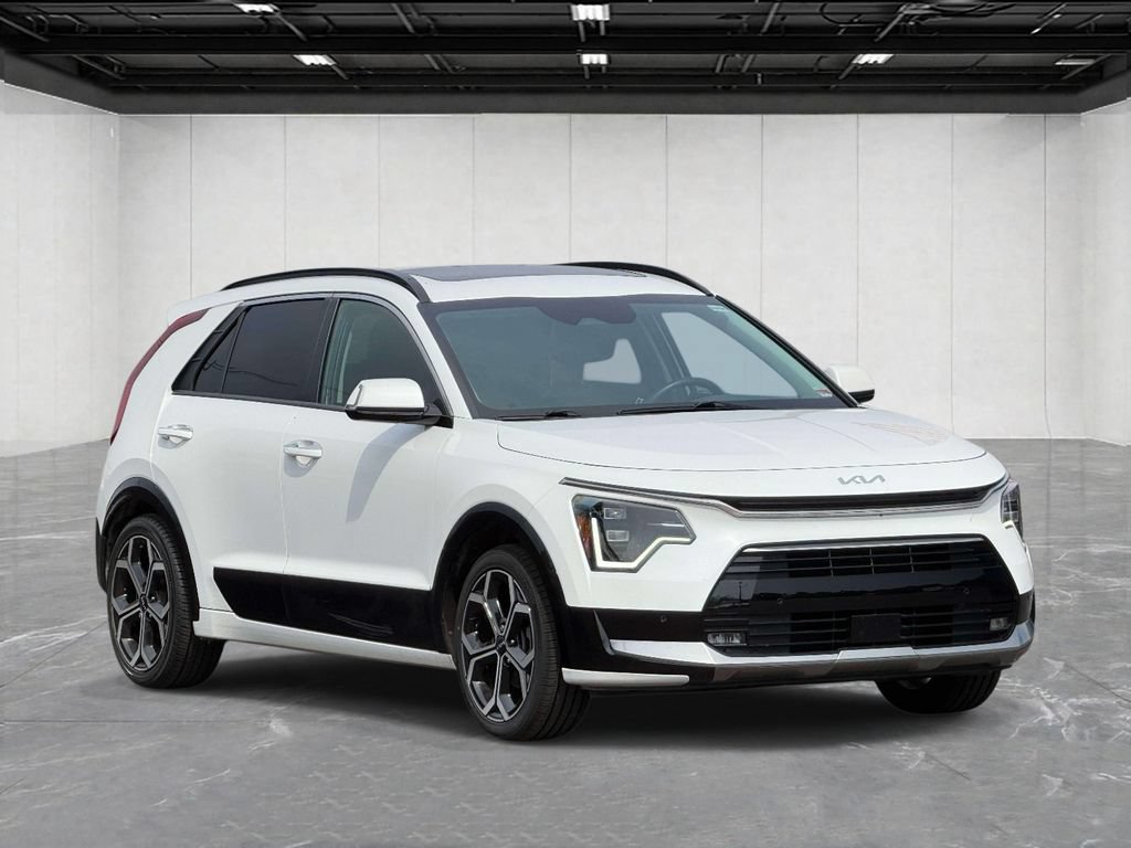 Used 2023 Kia Niro SX Touring FWD image 3