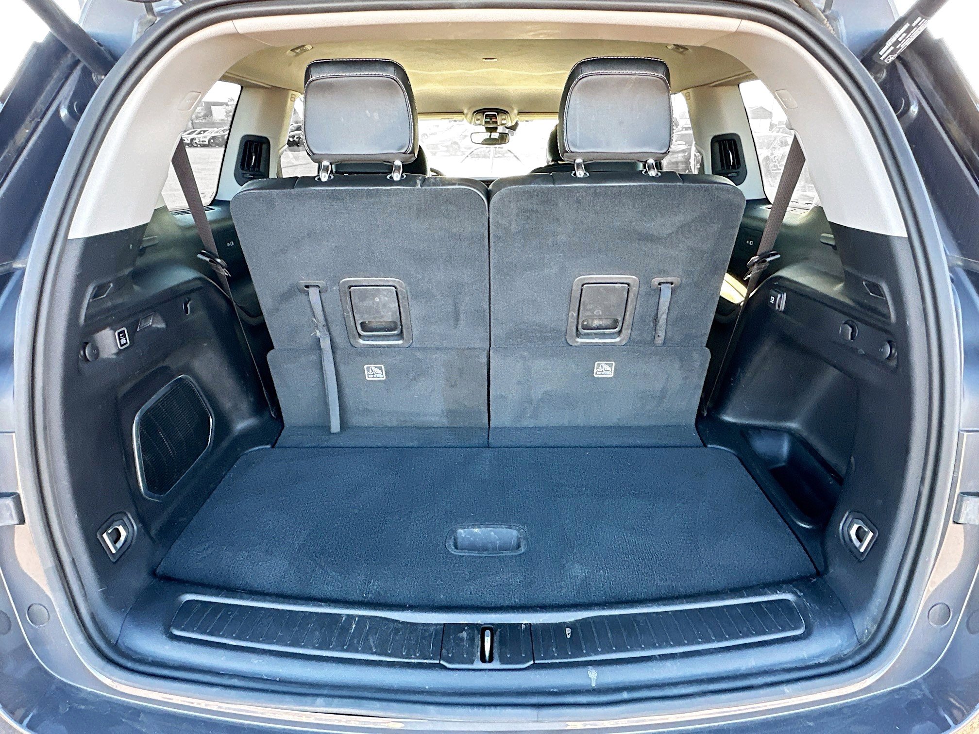 Used 2023 Jeep Grand Cherokee L Limited w/ Black Appearance Package image 30