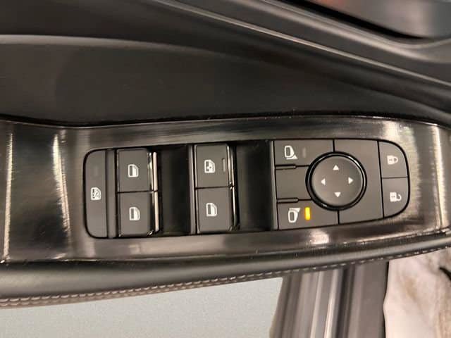Used 2025 Nissan Rogue SV AWD/4WD image 13