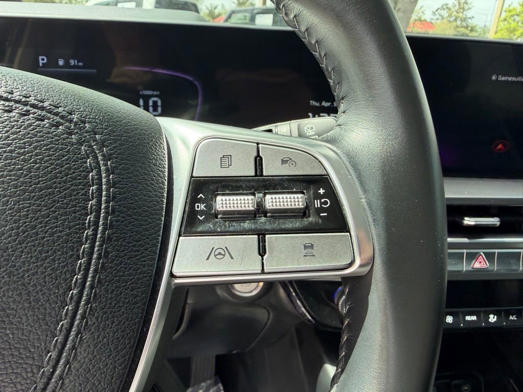 Used 2024 Kia Telluride LX FWD image 24