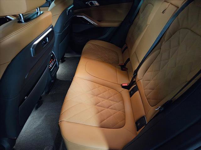 New 2027 BMW X6 xDrive40i w/ Executive Package AWD/4WD image 16