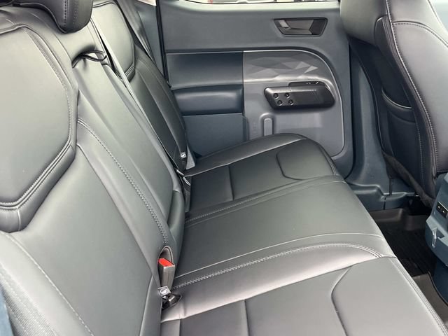 Used 2025 Ford Maverick Lariat w/ Black Appearance Package AWD/4WD image 26