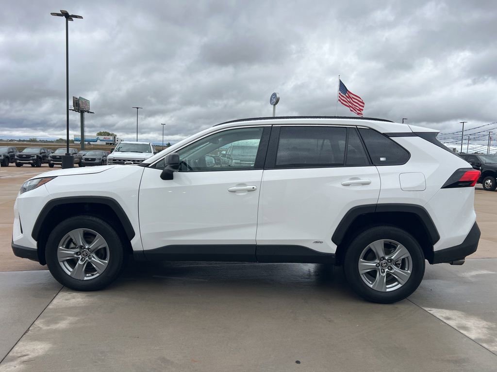 Used 2025 Toyota RAV4 LE image 7