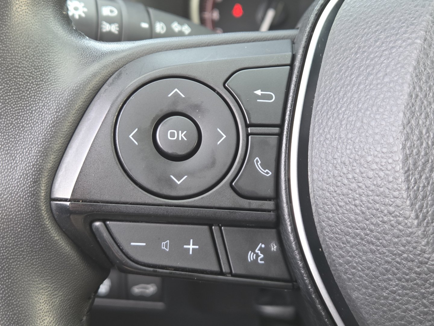 Used 2021 Toyota RAV4 Limited AWD/4WD image 33