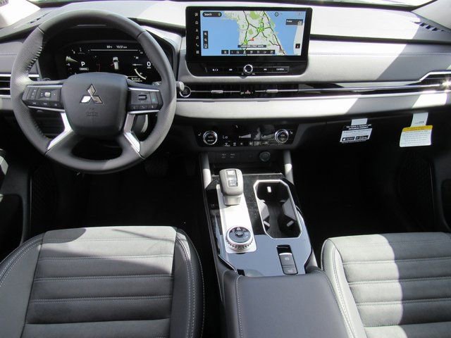 New 2025 Mitsubishi Outlander SE image 10