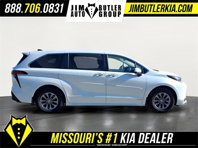 Used 2021 Toyota Sienna XLE image 35