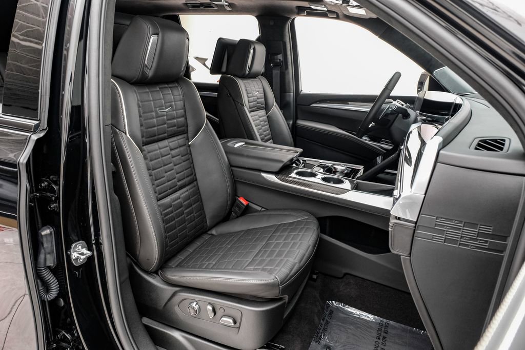 Used 2025 Cadillac Escalade V image 32