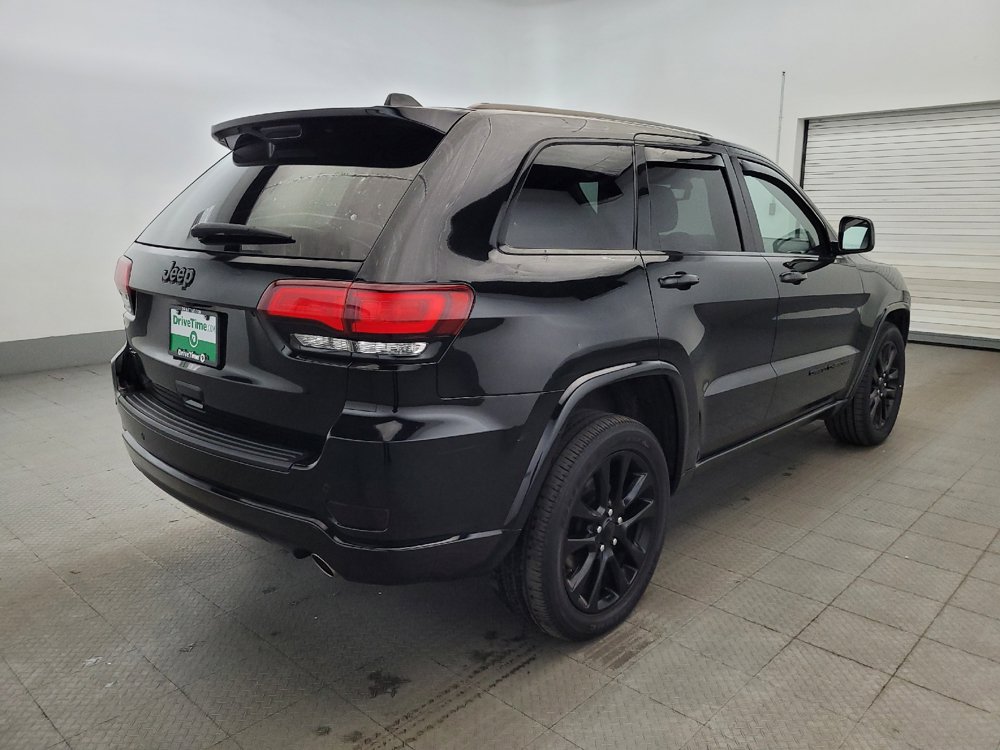 Used 2020 Jeep Grand Cherokee Altitude AWD/4WD image 9