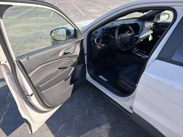 New 2026 Chevrolet Trax RS w/ Sunroof Package image 9