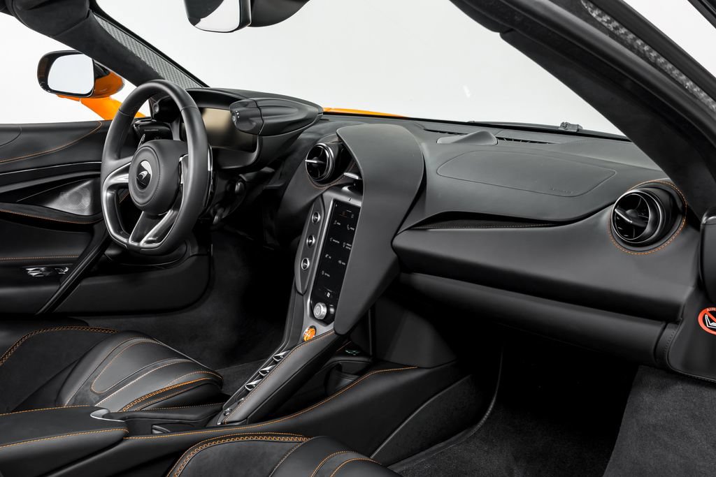 Used 2026 McLaren 750S RWD image 29