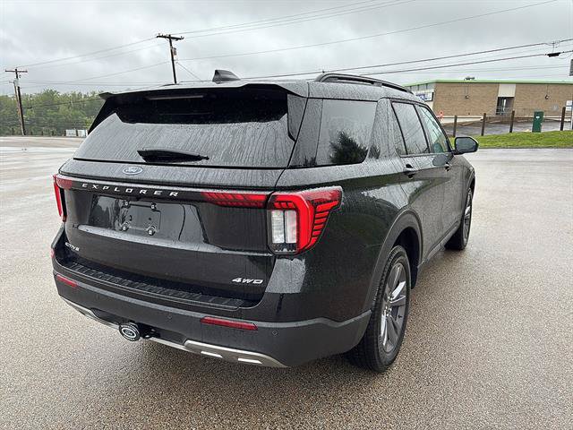 New 2026 Ford Explorer Active w/ Active Comfort Package AWD/4WD image 4