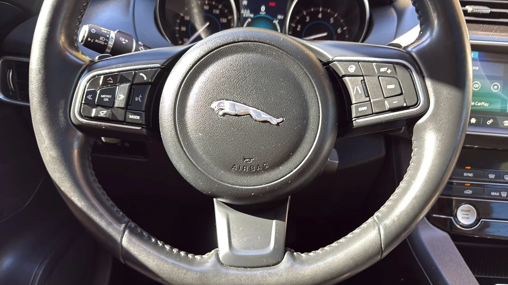 Used 2020 Jaguar F-PACE Premium AWD/4WD image 37