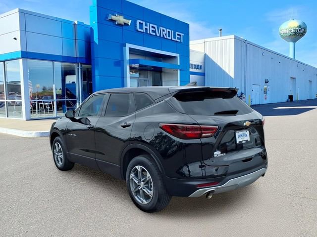 Used 2025 Chevrolet Blazer LT FWD image 6