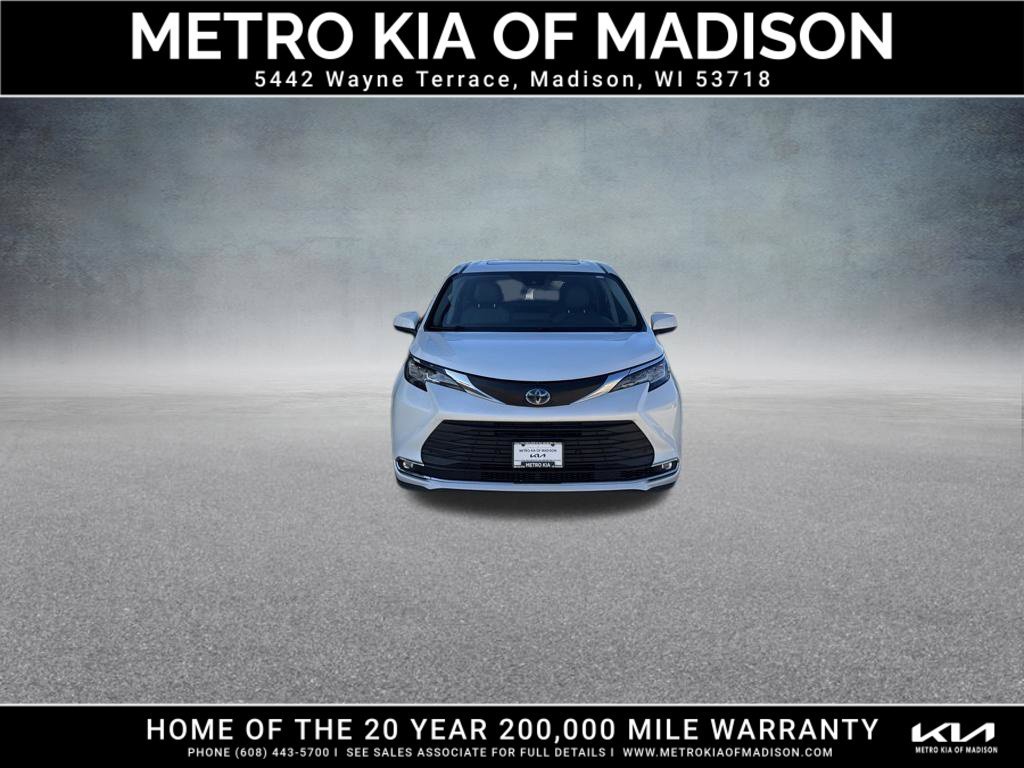 Used 2021 Toyota Sienna XLE AWD/4WD image 9