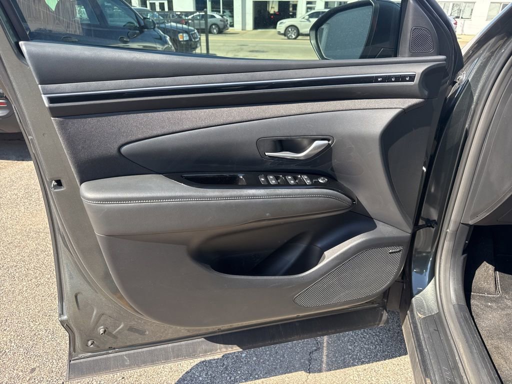 Used 2022 Hyundai Tucson Limited FWD image 16
