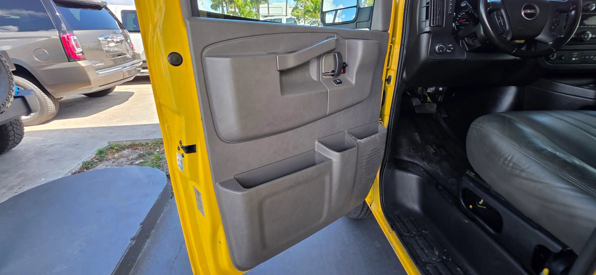 Used 2021 GMC Savana 2500 w/ Driver Convenience Package image 23