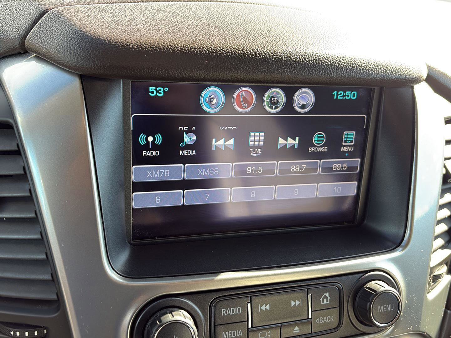 Used 2018 Chevrolet Suburban LT w/ Luxury Package image 21