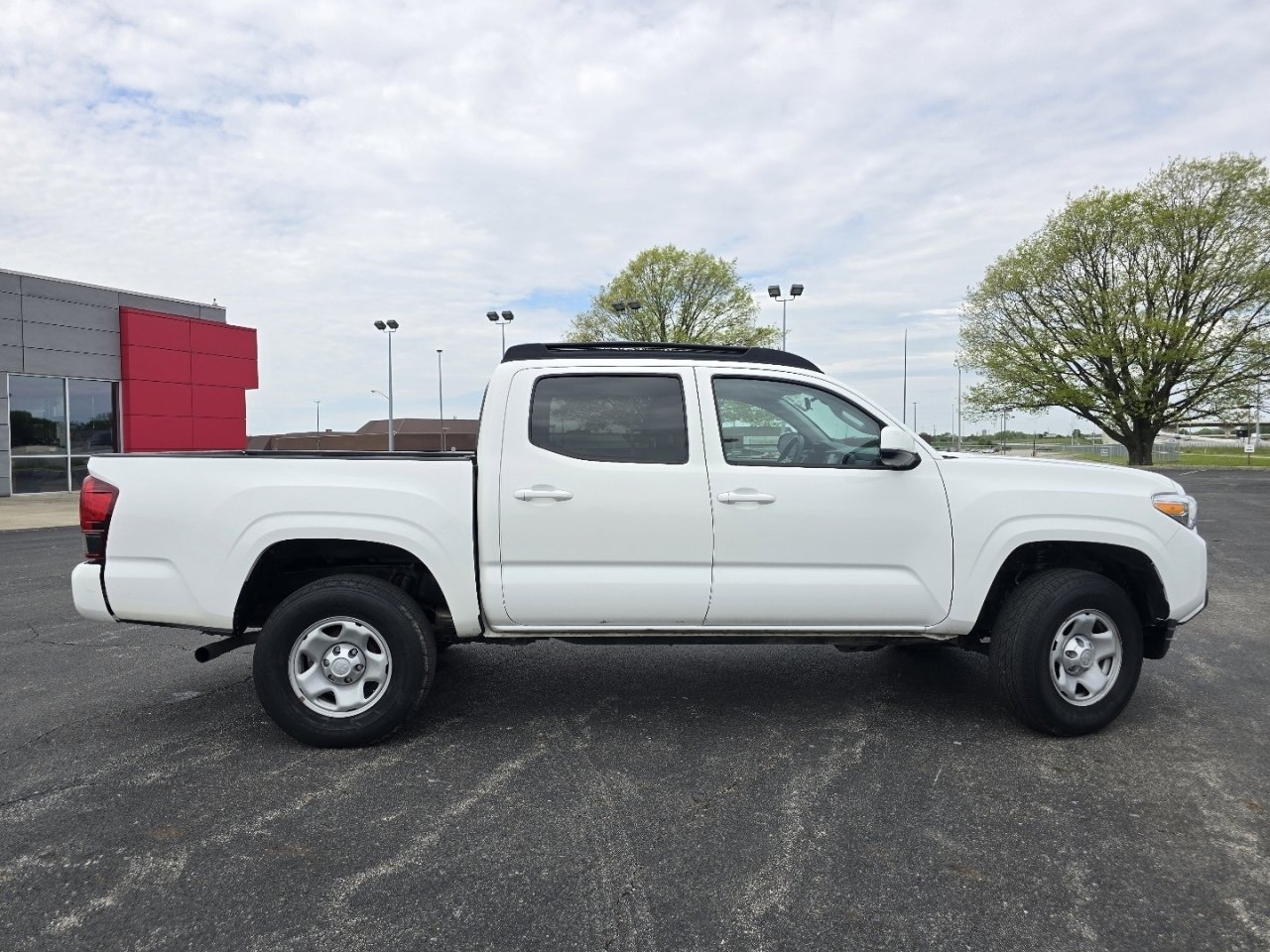 Used 2023 Toyota Tacoma SR AWD/4WD image 15