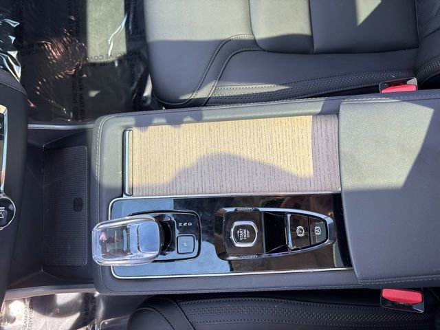 Used 2025 Volvo XC90 B6 Plus AWD/4WD image 23